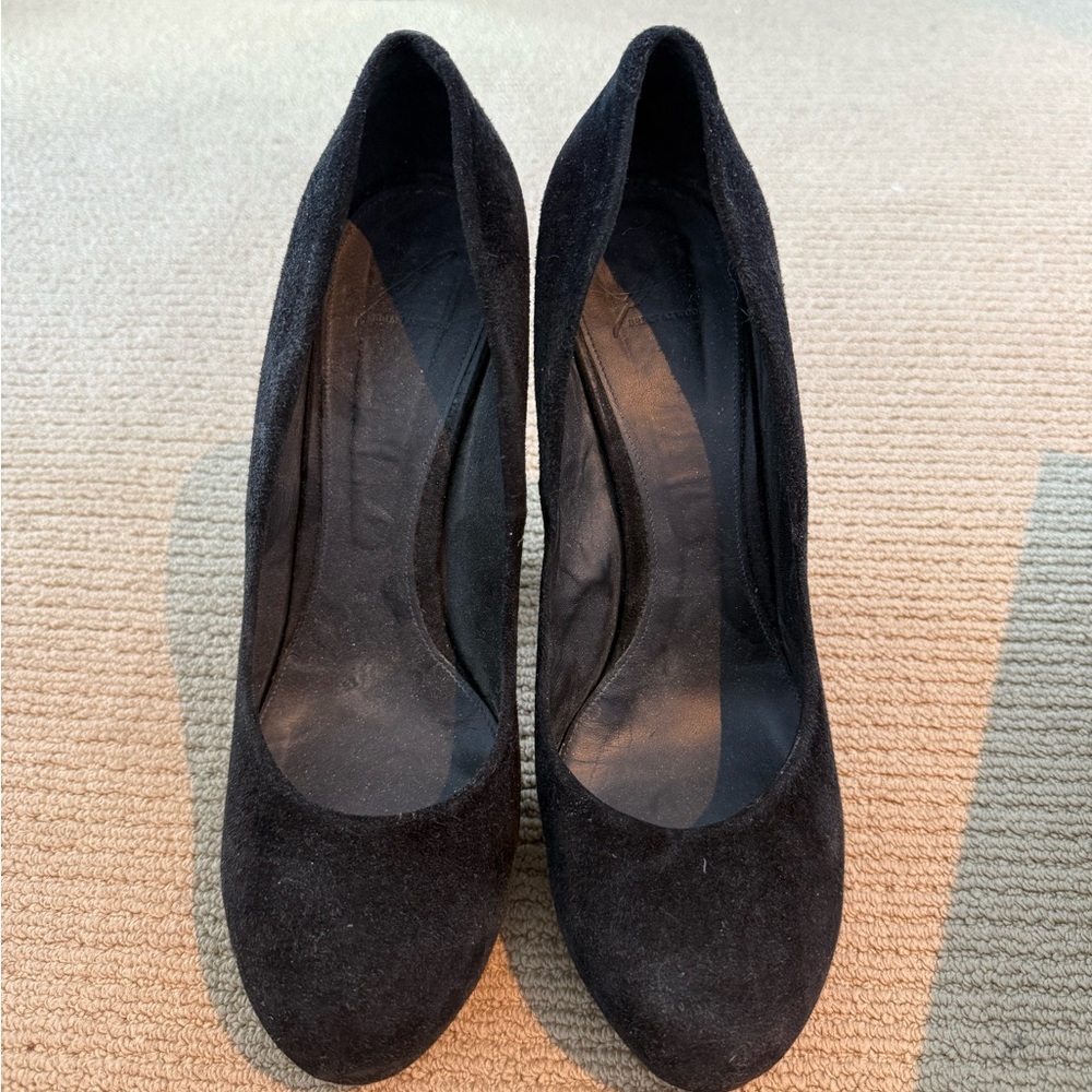 B Brian Atwood Suede Platform Heels - Picture 4 of 9